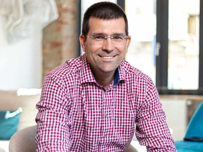 Dragoș Panait, Fondator Next Root Hospitality Consultants