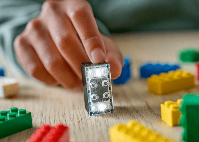 Lego introduce „Smart Bricks”, piese inteligente care schimbă regulile jocului