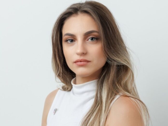 Zambreanu Elisa, Fondatoarea HomeTrust