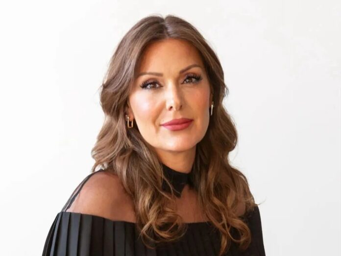 Lara, Chief Marketing Officer Fractional