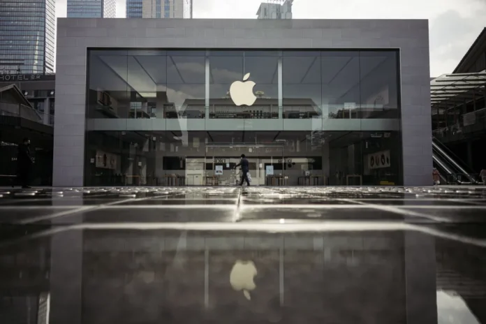 iPhone împinge Apple la un nou vârf trimestrial al veniturilor