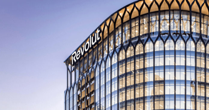 Revolut devine oficial bancă în Marea Britanie