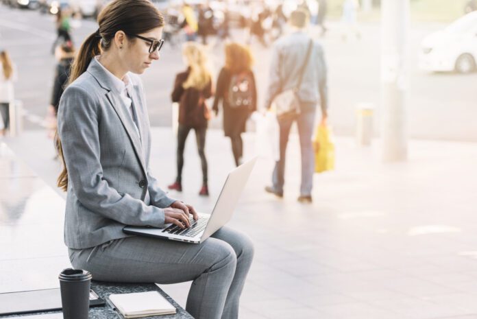 Peste 33.000 de locuri de muncă disponibile la nivel național, potrivit datelor ANOFM