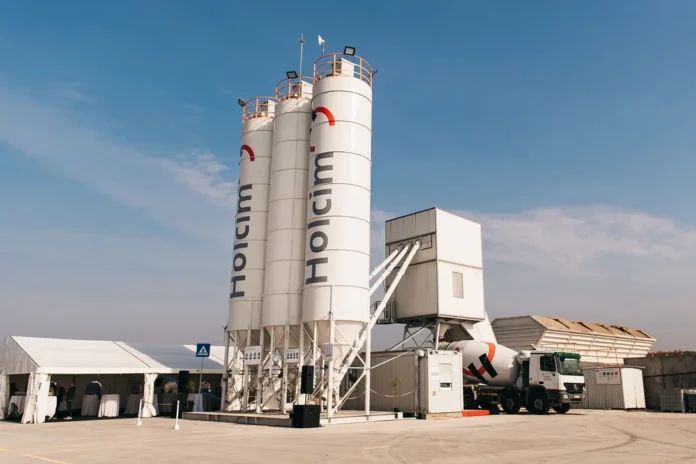 Holcim România semnează acordul cu CINEA pentru un proiect major de captare a carbonului în România